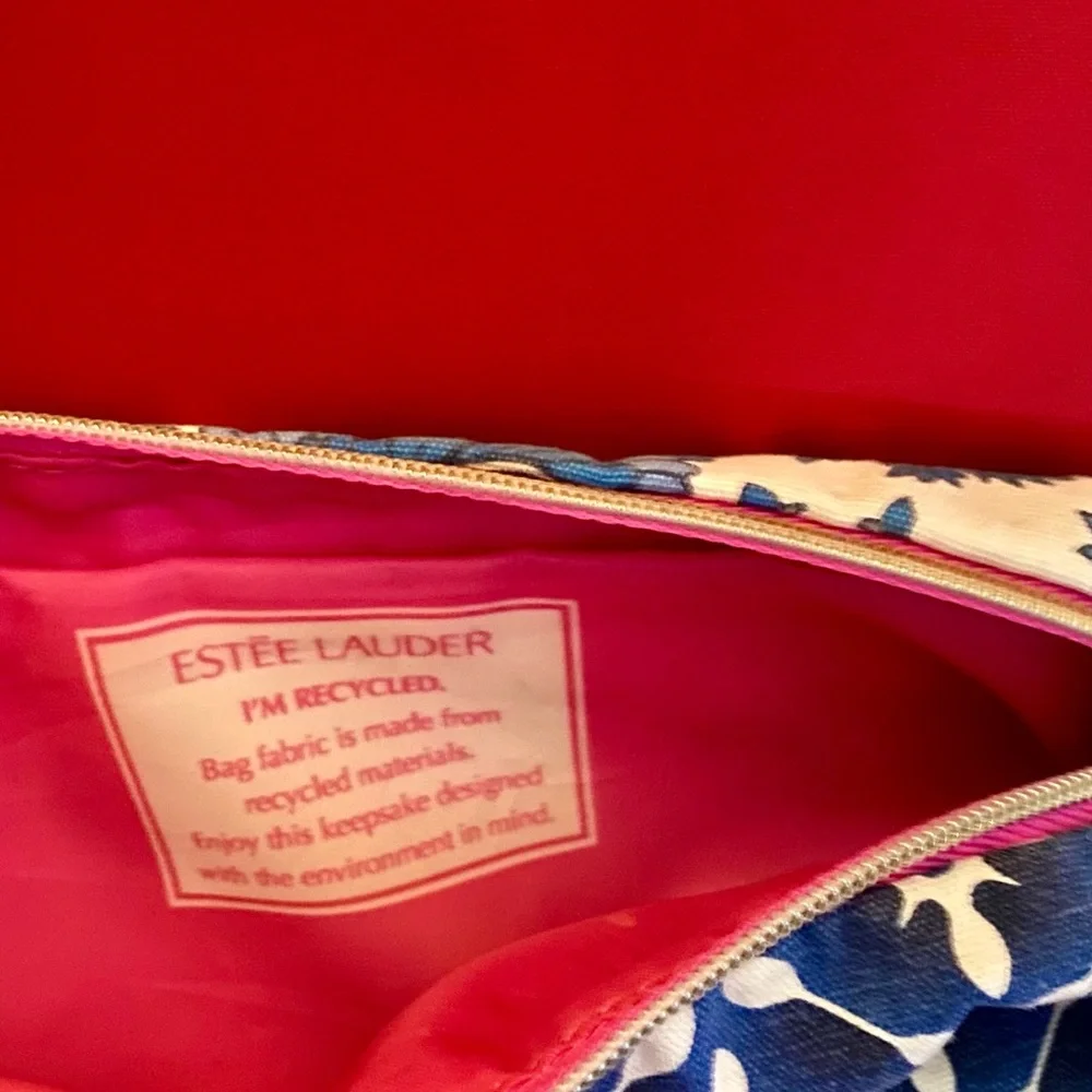 NWT Estee Lauder 5 Lipstick Set 2 Travel Cosmetic Bags Limited Edition Colors 😍 - Picture 5 of 9